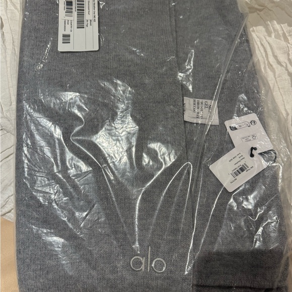 NWT Alo yoga merino wool oversized scarf women - Picture 3 of 5